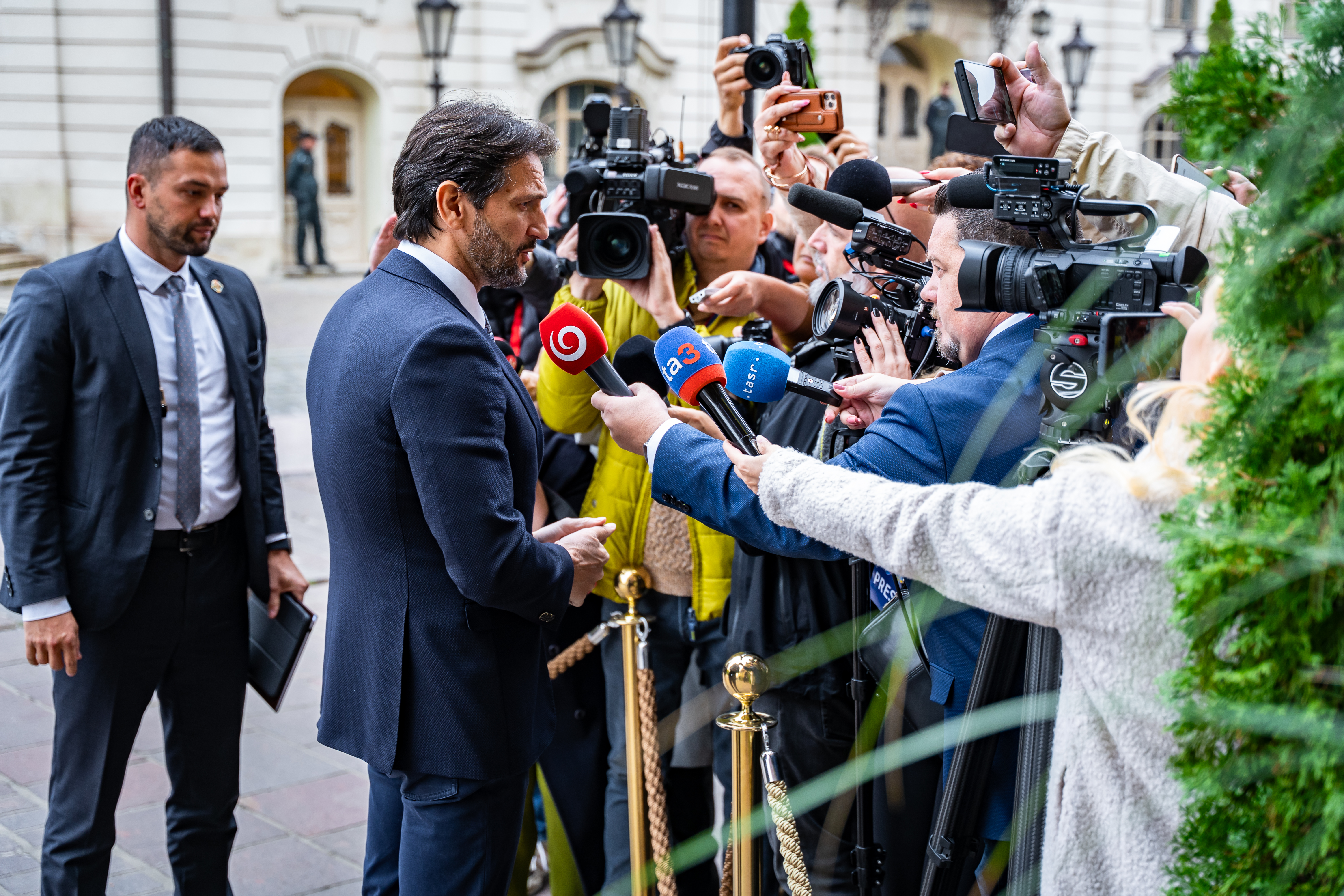Spolocne rokovanie clenov vlad Slovenskej republiky a Ukrajinyr-8